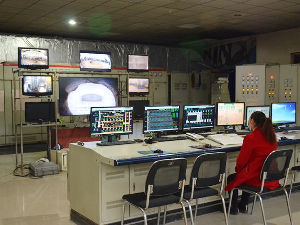 玻璃纤维监测车间